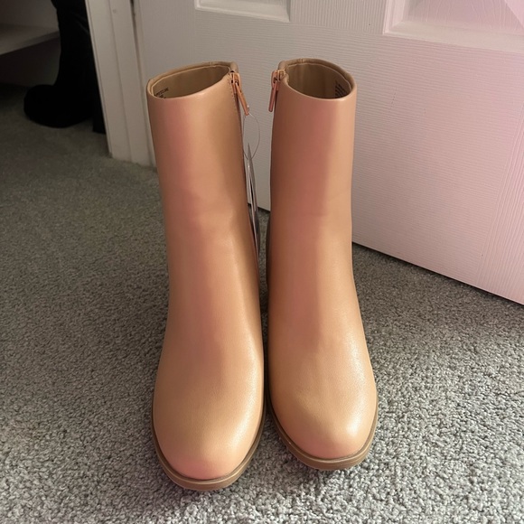 Women’s Heeled Booties - Picture 2 of 5